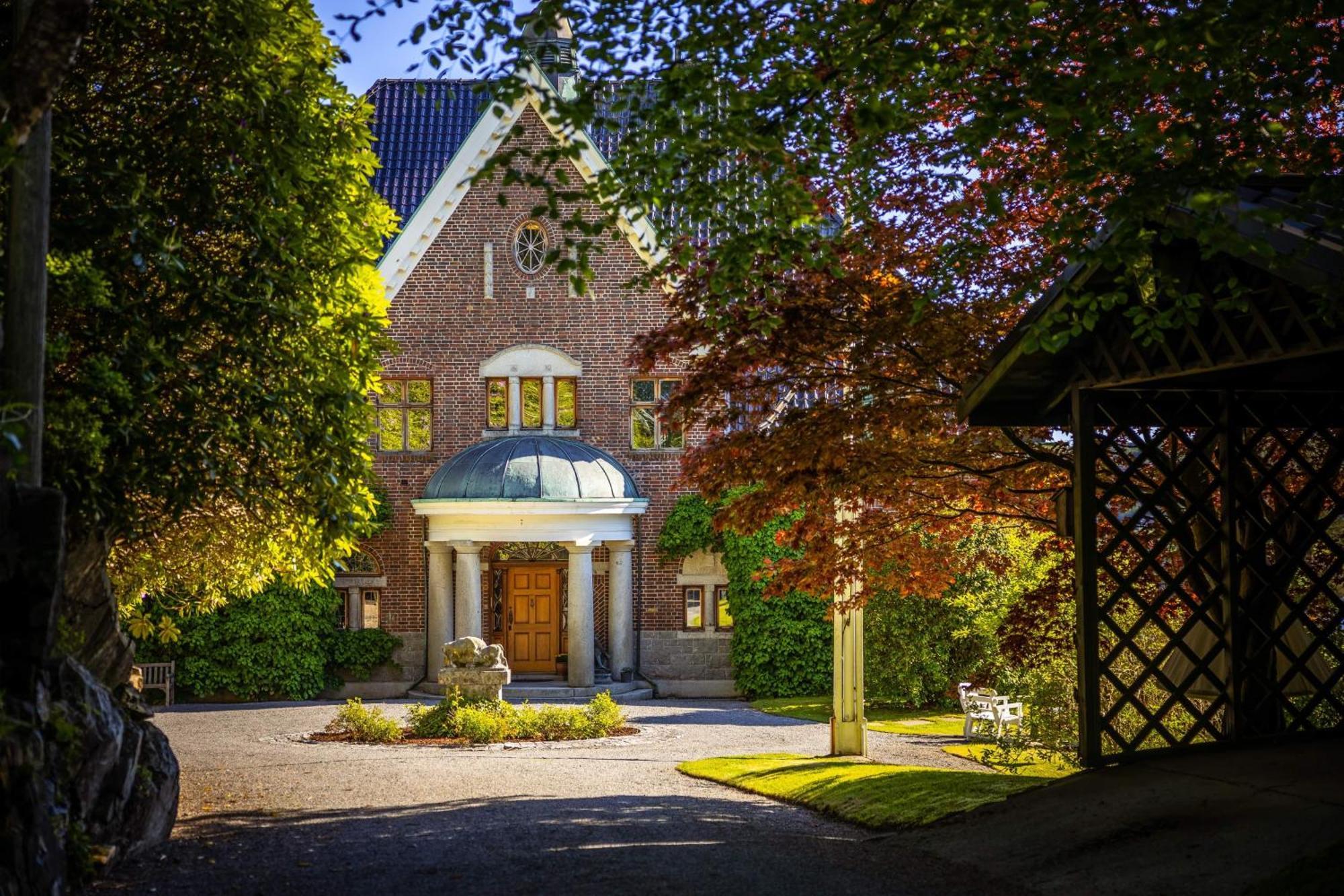 Unique Victorian Villa With Private Coastline Берген Экстерьер фото